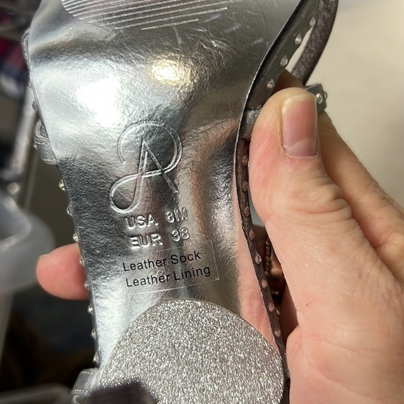 Adrianna Papell Silver Embellished Strappy Sandals NEW Size US8 - Picture 10 of 10